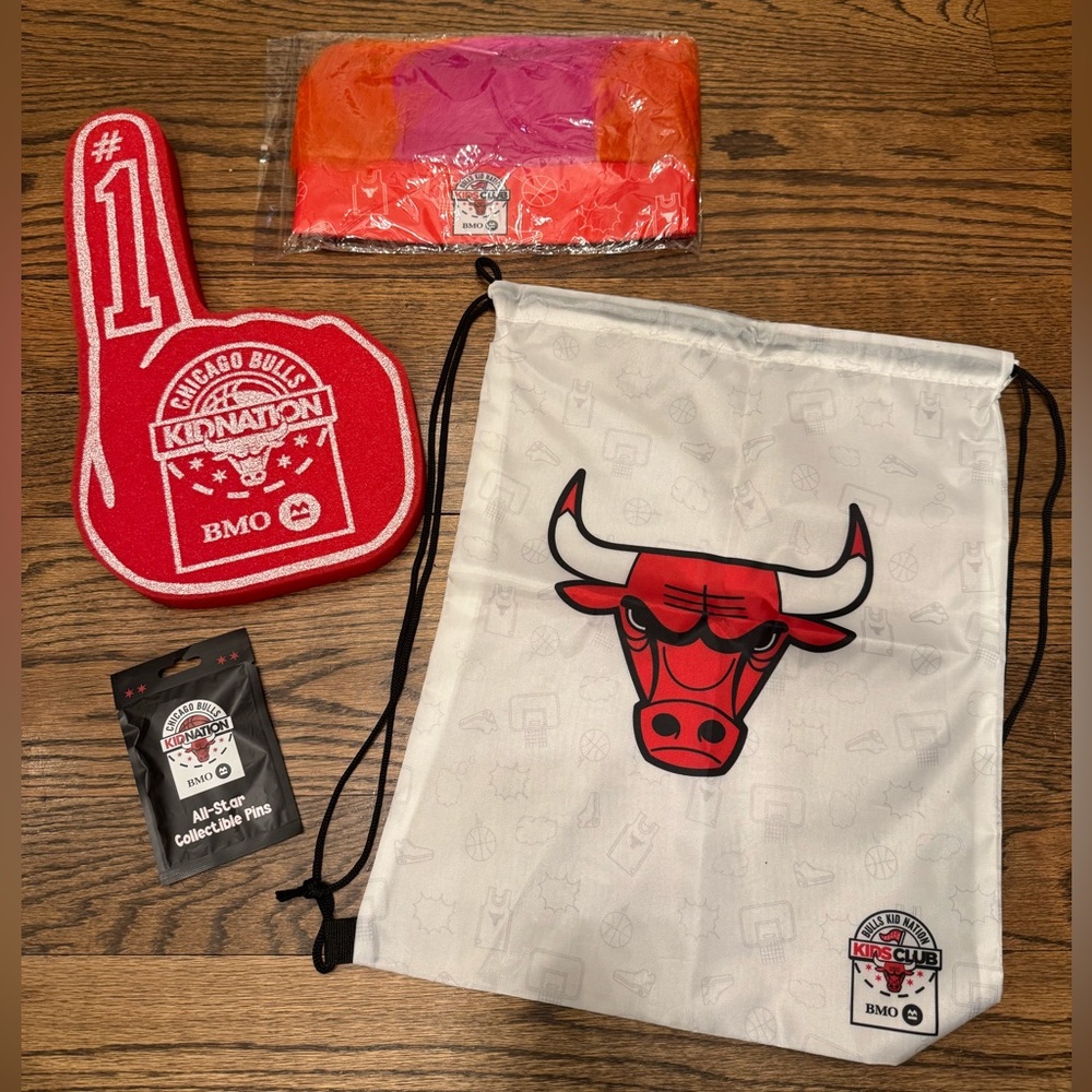 Chicago Bulls Kids Club Bundle Benny the Bull Headband Foam Finger Bag Pin